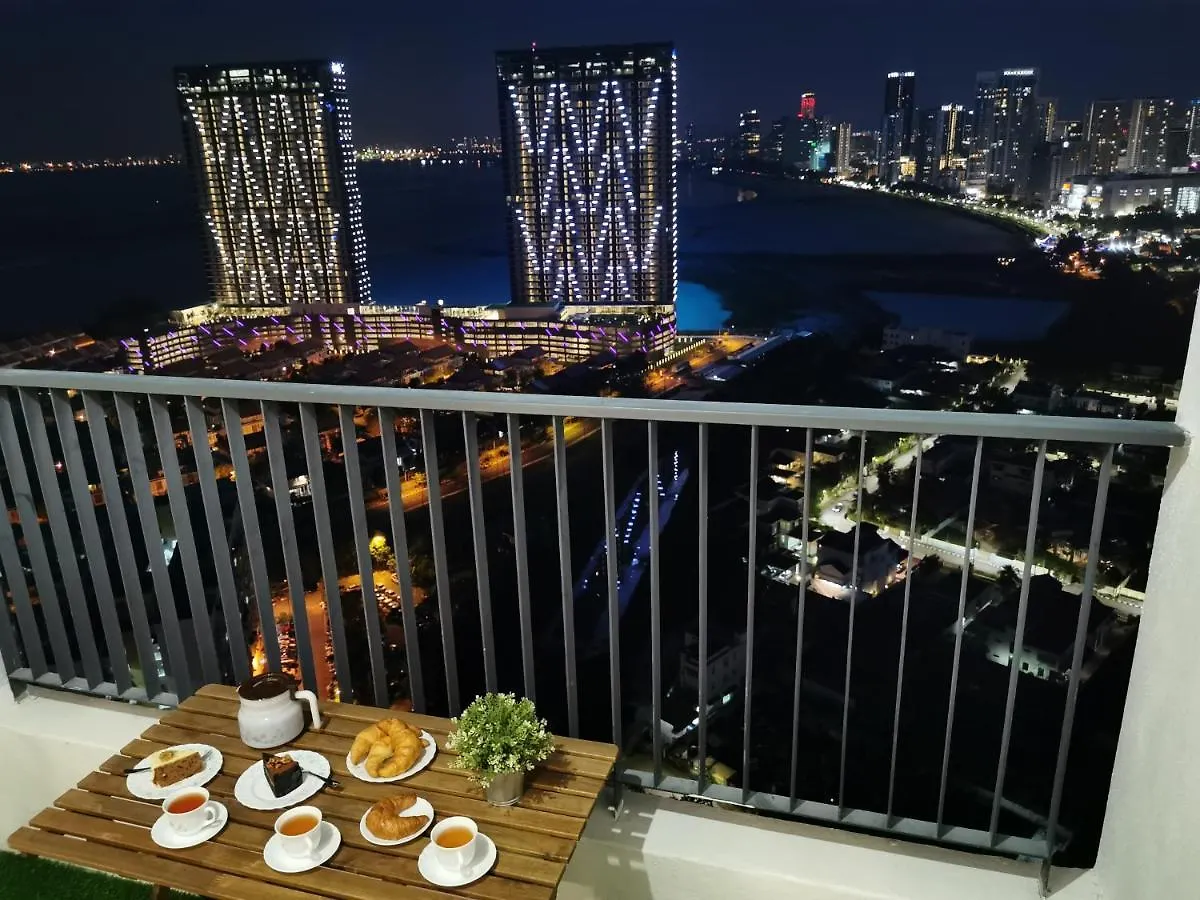 Landmark Superb Coastline View Studio # Netflix # Fast Wifi # Atari Apartment Tanjung Tokong