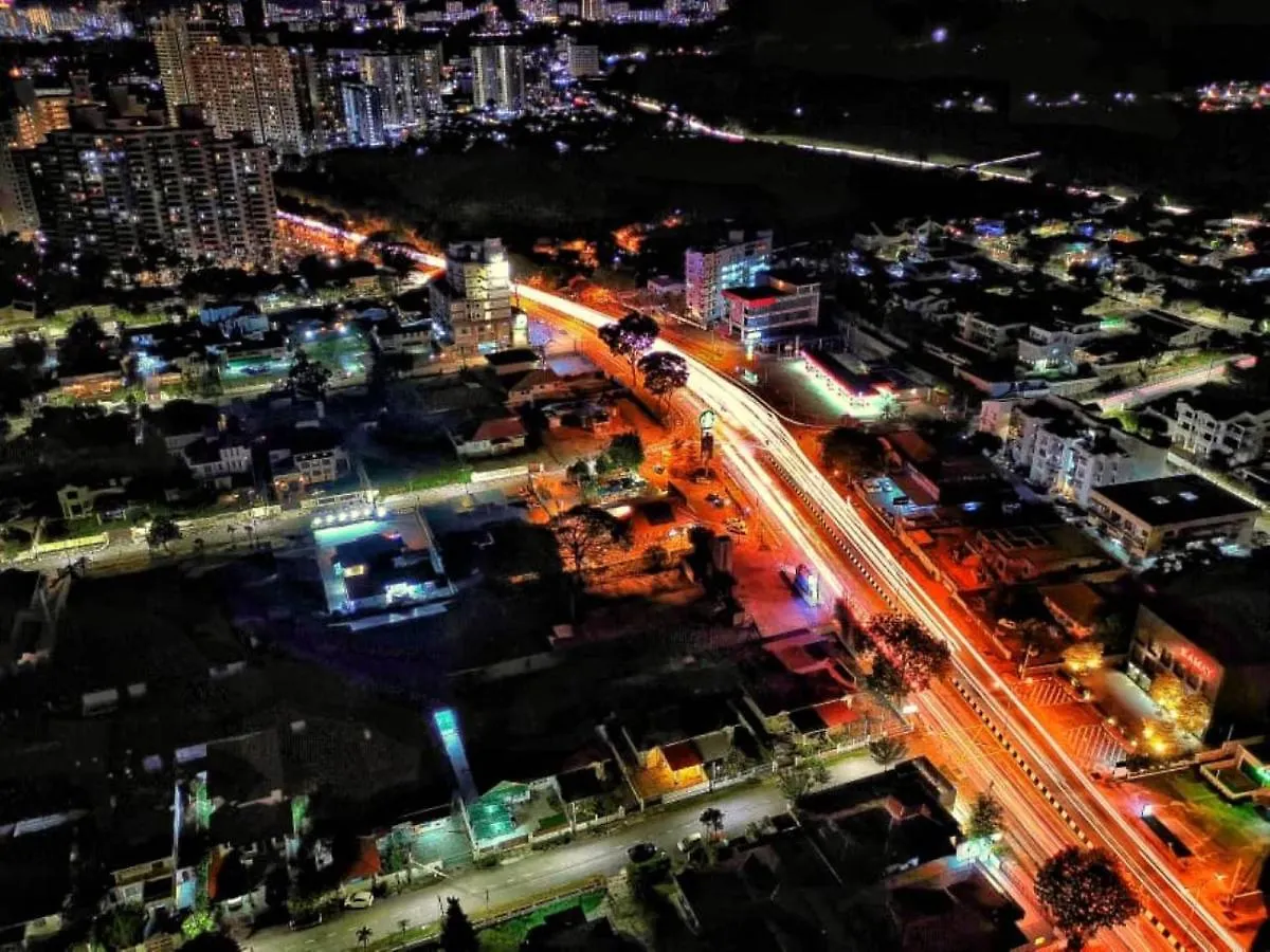 Landmark Superb Coastline View Studio # Netflix # Fast Wifi # Atari Apartment Tanjung Tokong