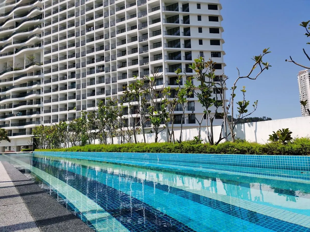 Landmark Superb Coastline View Studio # Netflix # Fast Wifi # Atari Apartment Tanjung Tokong